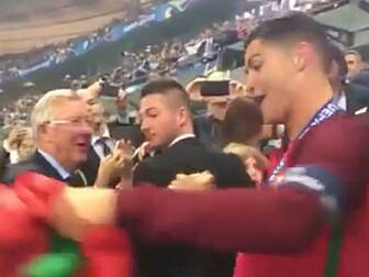 WATCH: Alex Ferguson looks lik...